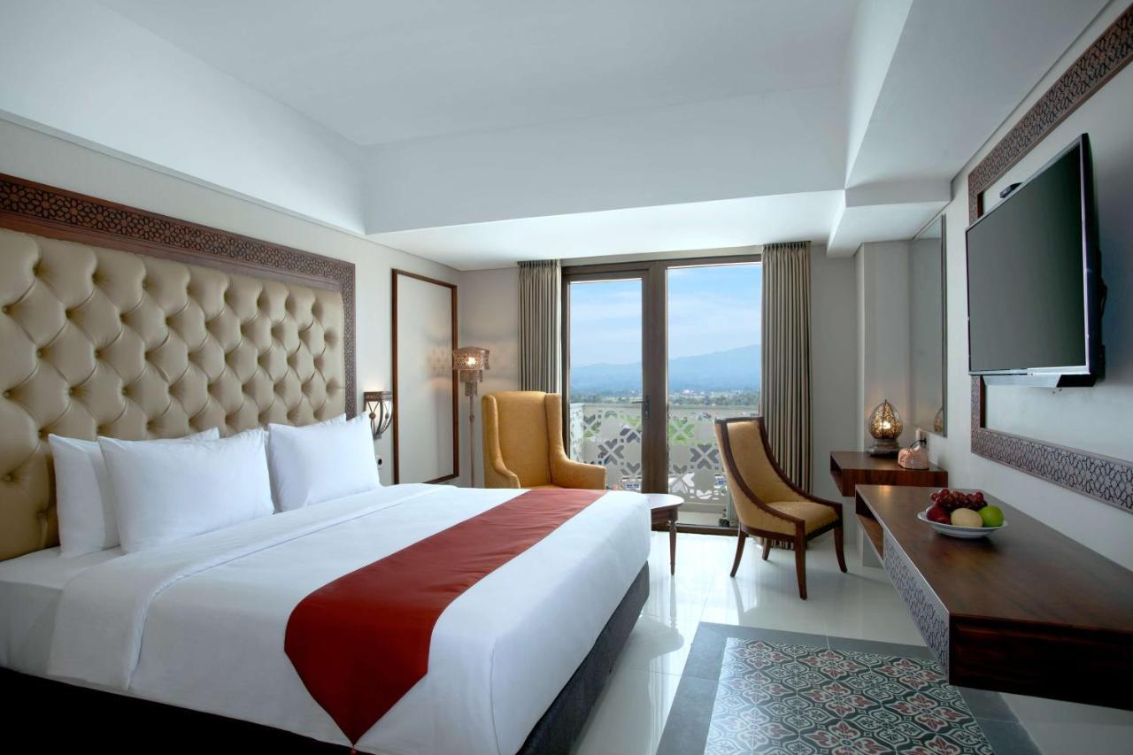 Alhambra Hotel & Convention, BW Signature Collection Тасікмалая Екстер'єр фото